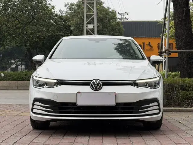 VOLKSWAGEN GOLF 2021