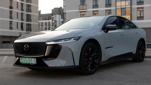 MAZDA EZ-6 2025