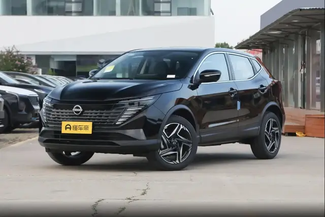NISSAN QASHQAI 2025