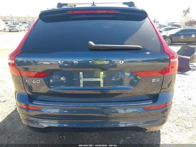 VOLVO XC60 B5 CORE 2023