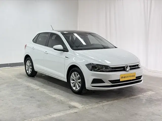 VOLKSWAGEN POLO PLUS 1 2023