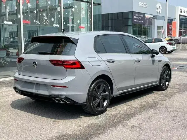 VOLKSWAGEN GOLF 280TSI DSG R-LINE 2024