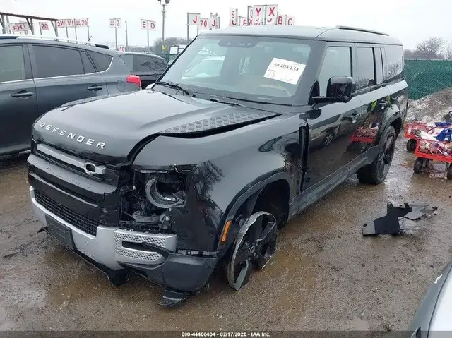 LAND ROVER DEFENDER 130 P400 S 2024