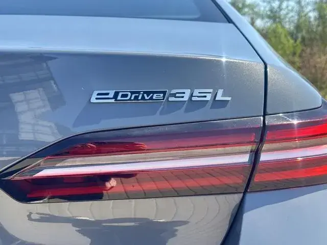 BMW I5 35L + М-ПАКЕТ 2024