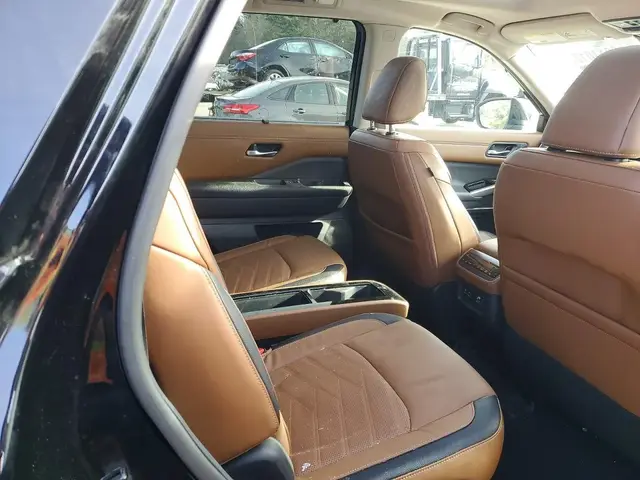 NISSAN PATHFINDER PLATINUM 2022