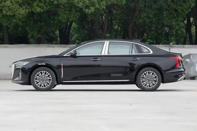 HONGQI H5 QIYUE EDITION (БАЗОВАЯ) 2024