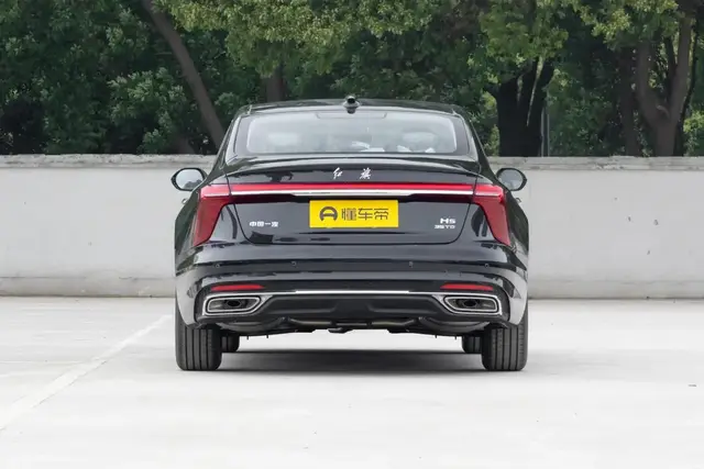 HONGQI H5 QIYUE EDITION (БАЗОВАЯ) 2024