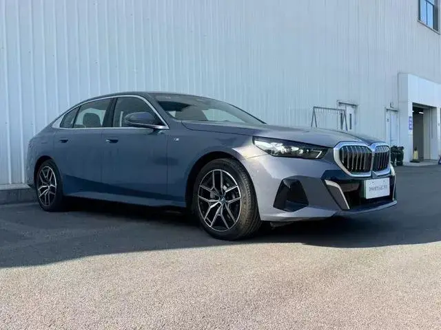 BMW I5 35L + М-ПАКЕТ 2024