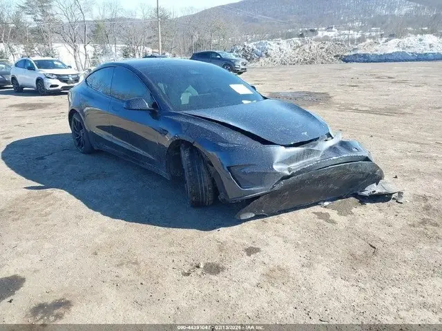 TESLA MODEL 3 PERFORMANCE 2024