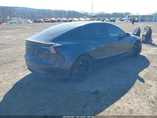 TESLA MODEL 3 PERFORMANCE 2024