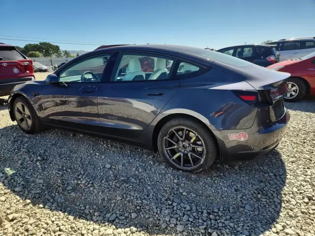 TESLA MODEL 3 2023