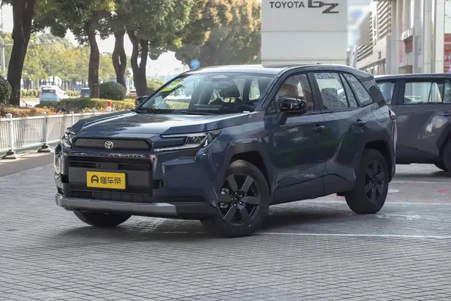 TOYOTA RAV4 LUXURY 2026
