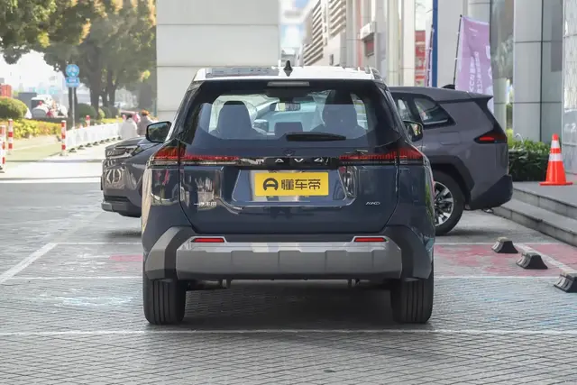 TOYOTA RAV4 LUXURY 2026