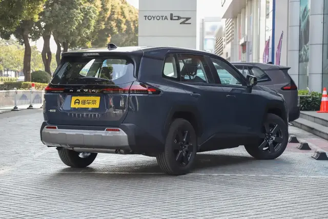 TOYOTA RAV4 LUXURY 2026