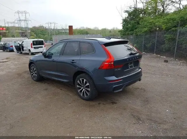 VOLVO XC60 B5 CORE DARK 2023
