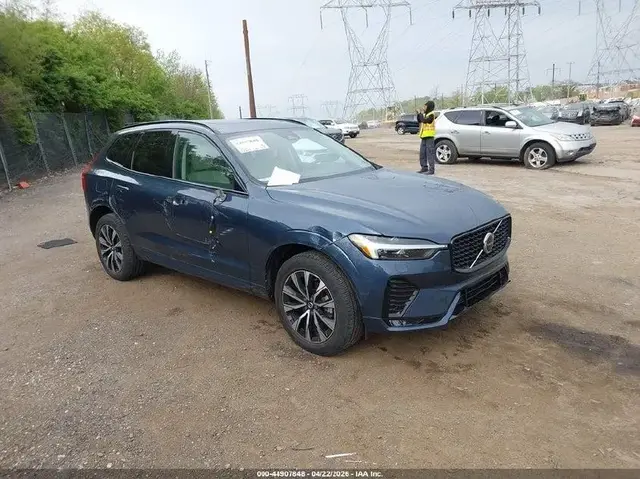 VOLVO XC60 B5 CORE DARK 2023