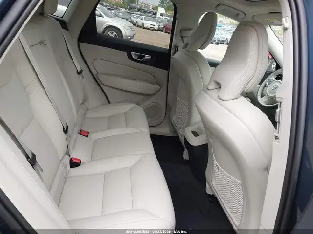 VOLVO XC60 B5 CORE DARK 2023