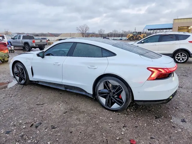 AUDI E-TRON RS E-TRON GT 2022