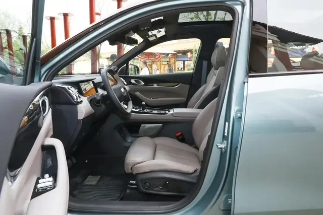 GEELY BOYUE L ГОД ПРОИЗВОДСТВА - 2026 2026
