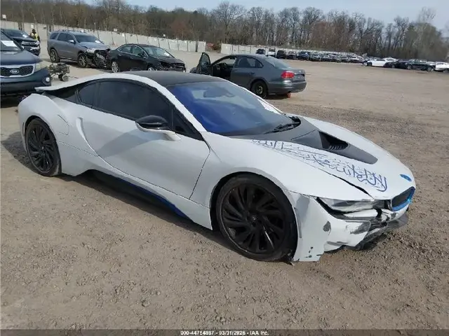 BMW I8 2016