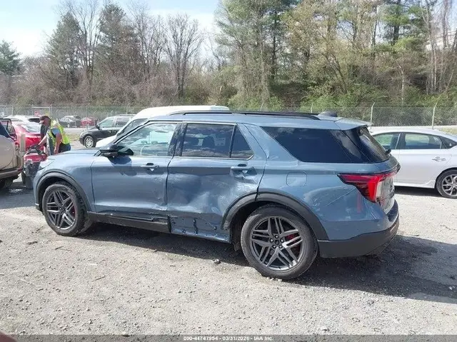 FORD EXPLORER ST 2026