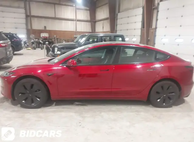 TESLA MODEL 3 LONG RANGE 2024