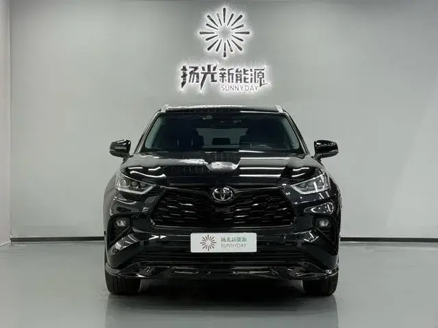 TOYOTA HIGHLANDER LUXURY 2023