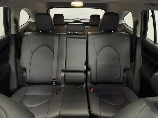 TOYOTA HIGHLANDER LUXURY 2023