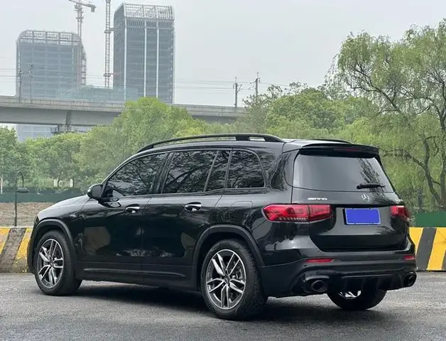 MERCEDES-BENZ GLB AMG 35 4MATIC 2023