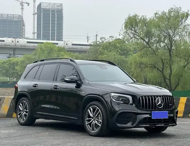 MERCEDES-BENZ GLB AMG 35 4MATIC 2023