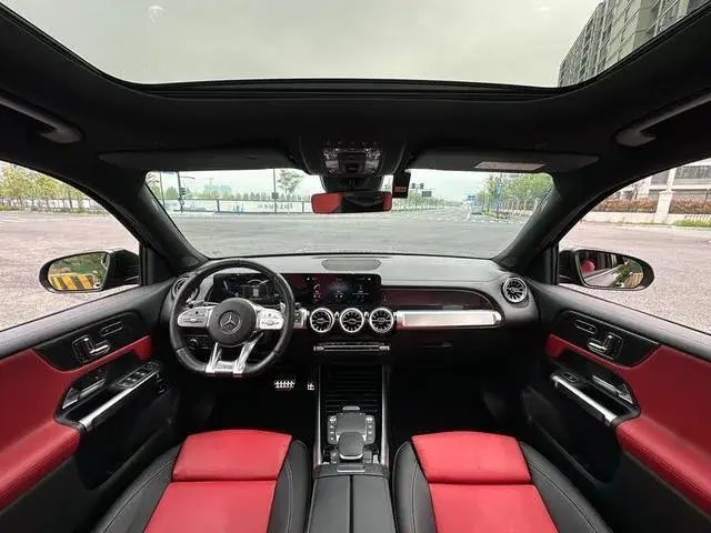 MERCEDES-BENZ GLB AMG 35 4MATIC 2023