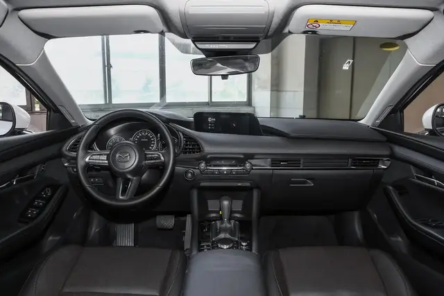 MAZDA 3 AXELA 2 2025