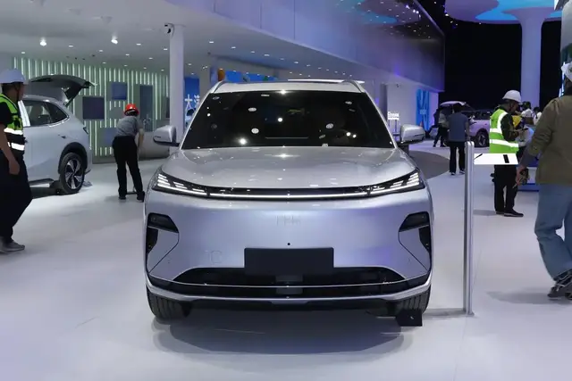GEELY STARSHIP 7 2026