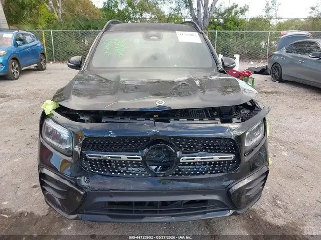 MERCEDES-BENZ GLB 250 2023