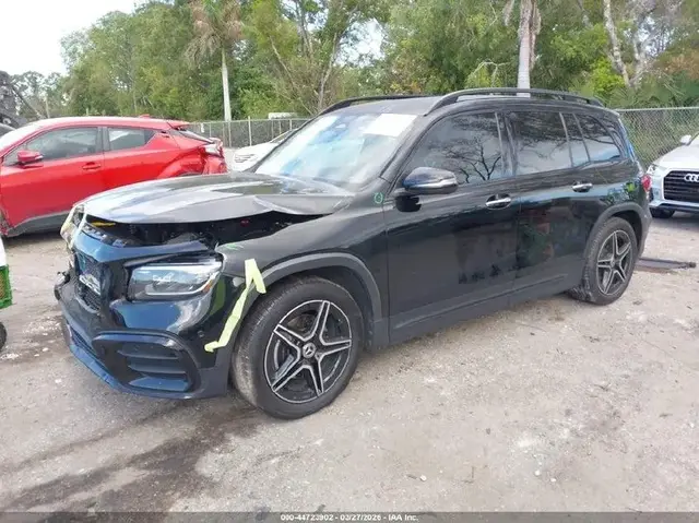 MERCEDES-BENZ GLB 250 2023