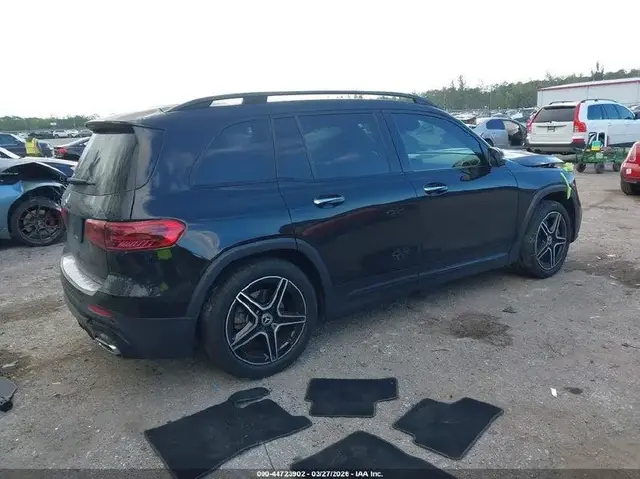MERCEDES-BENZ GLB 250 2023