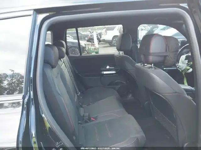 MERCEDES-BENZ GLB 250 2023