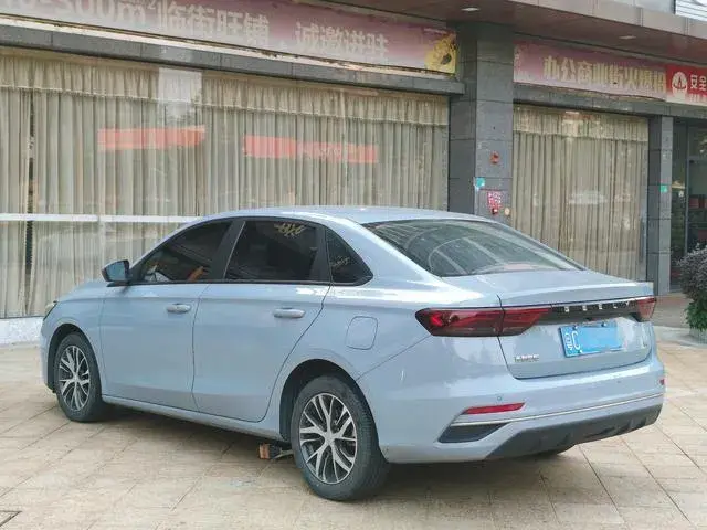 GEELY EMGRAND LUXURY 2023