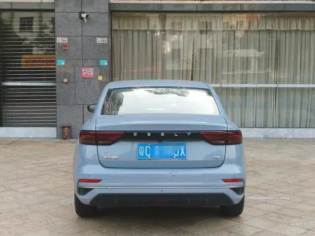 GEELY EMGRAND LUXURY 2023