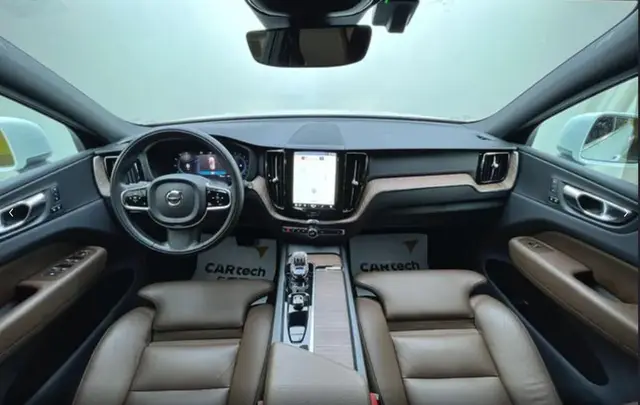VOLVO XC60 LUXURY 2022