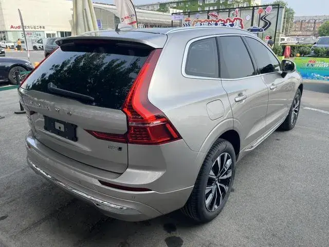 VOLVO XC60 LUXURY 2023