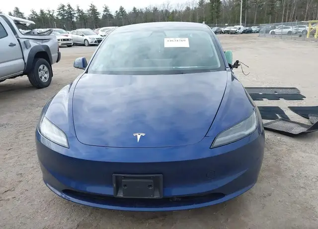 TESLA MODEL 3 LONG RANGE 2024