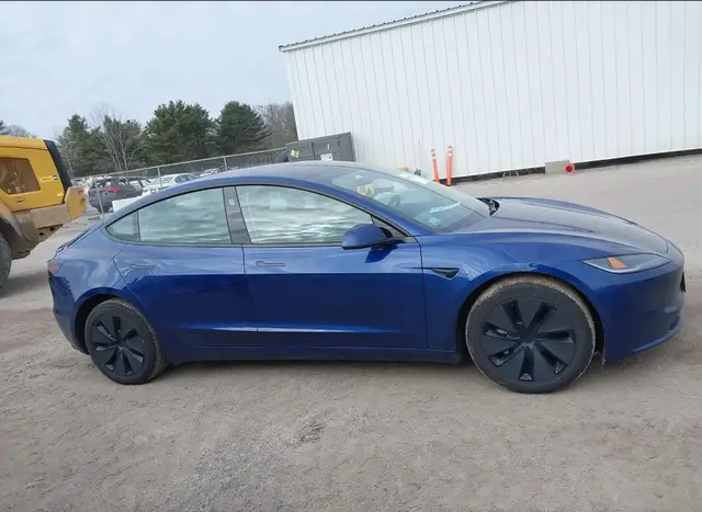 TESLA MODEL 3 LONG RANGE 2024