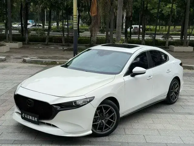 MAZDA 3 2021
