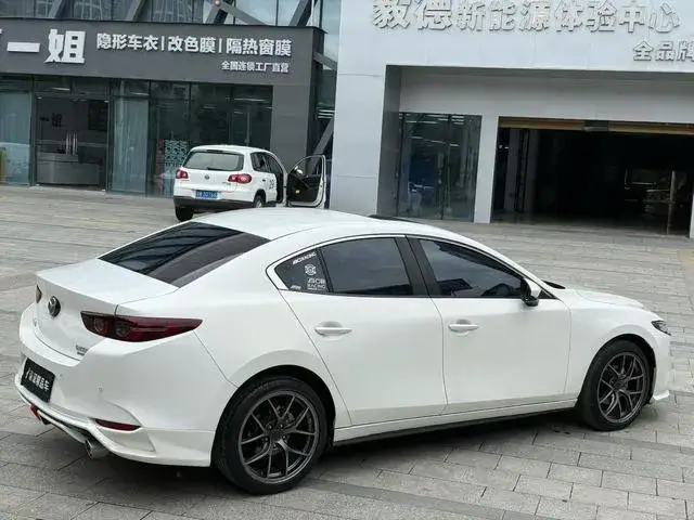 MAZDA 3 2021