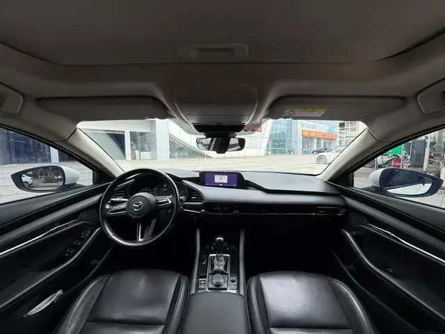 MAZDA 3 2021