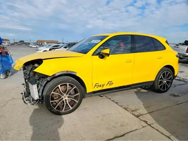 PORSCHE CAYENNE BASE 2023
