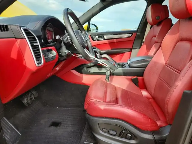 PORSCHE CAYENNE BASE 2023