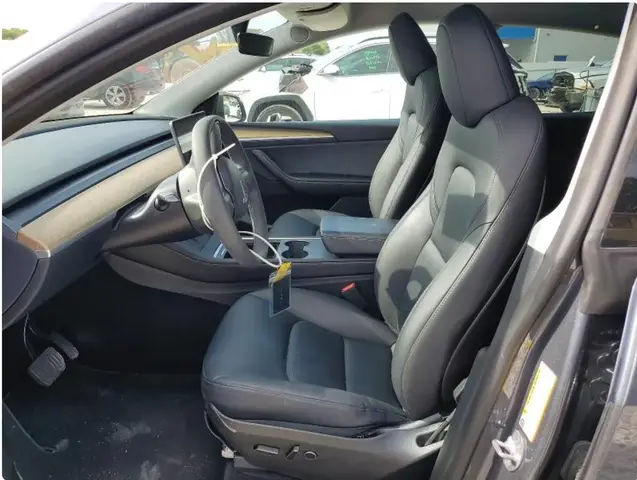 TESLA MODEL Y 2023