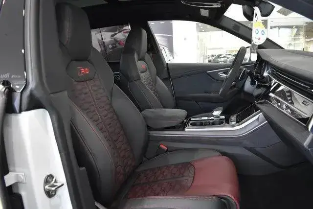 AUDI Q8 RS Q8 4 2026